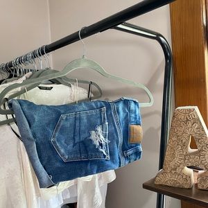 american eagle curvy hi rise shorts